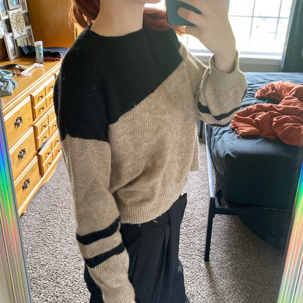 Women’s brown and black sweater